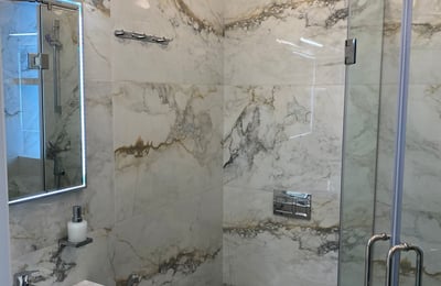 Location d'un appartement meublé et accueillant, 40 m², Black Sea Towers, Batumi, Géorgie