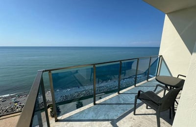 Location d'un appartement spacieux, 65 m², vue panoramique, Batumi, Géorgie