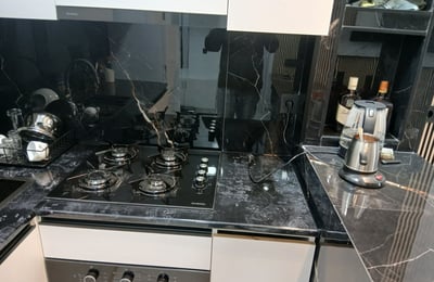 Vermietung einer geräumigen, vollmöblierten Wohnung, 60 m², Batumi, Georgien