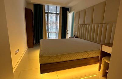 Alquiler de apartamento amplio y completamente amueblado, 70 m², Batumi, Georgia