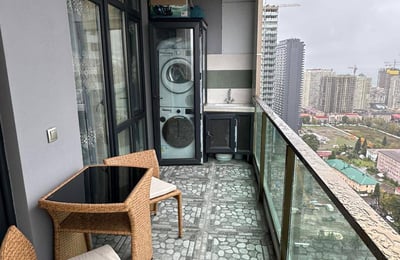 Alquiler de apartamento amplio y completamente amueblado, 70 m², Batumi, Georgia