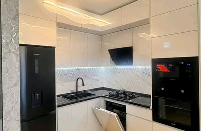 Alquiler de apartamento acogedor y completamente amueblado con vista al mar, 60 m², Batumi, Georgia