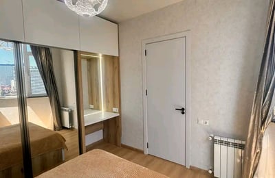 Alquiler de apartamento acogedor y completamente amueblado con vista al mar, 60 m², Batumi, Georgia