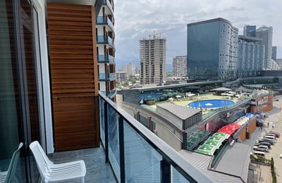 Alquiler de apartamento acogedor con vista panorámica, 50 m², Metro City, Batumi, Georgia