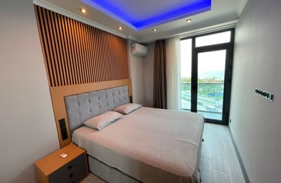 Alquiler de apartamento acogedor con vista panorámica, 50 m², Metro City, Batumi, Georgia