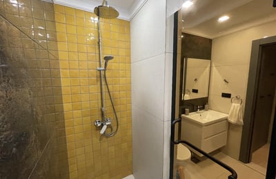 Alquiler de apartamento acogedor con vista panorámica, 50 m², Metro City, Batumi, Georgia