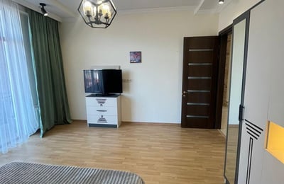 Alquiler de apartamento espacioso, elegante, 147 m², Batumi, Georgia