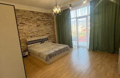 Alquiler de apartamento espacioso, elegante, 147 m², Batumi, Georgia