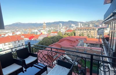 Alquiler de apartamento espacioso, elegante, 147 m², Batumi, Georgia