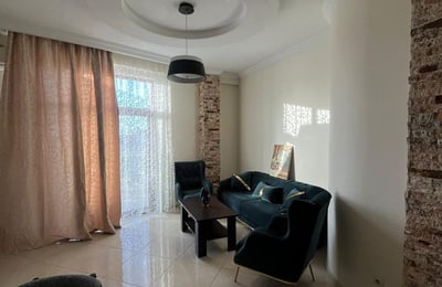 Alquiler de apartamento espacioso, elegante, 147 m², Batumi, Georgia