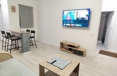 Alquiler de un apartamento amueblado de dos habitaciones con plaza de aparcamiento, Sector 6, Bucarest, Rumanía