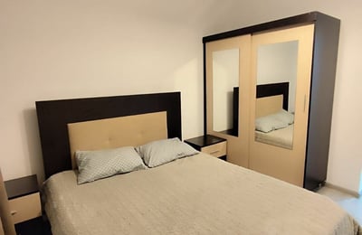 Alquiler de un apartamento amueblado de dos habitaciones con cocina independiente, Sector 6, Bucarest, Rumanía