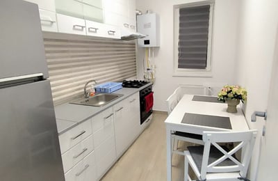 Alquiler de un apartamento amueblado de dos habitaciones con cocina independiente, Sector 6, Bucarest, Rumanía