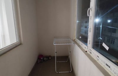 Alquiler de un apartamento amueblado de dos habitaciones con cocina independiente, Sector 6, Bucarest, Rumanía