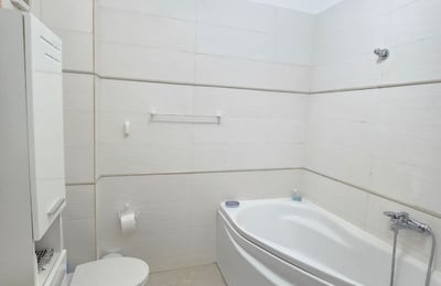 Alquiler de cómodo apartamento de 2 habitaciones 57 m², Sector 6, Bucarest, Rumanía
