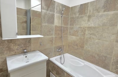 Rent of a cozy 1-room apartment with parking in Sector 6, Bucharest, Romania