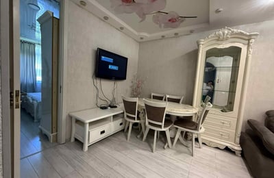 Alquiler de un apartamento luminoso, 60 m², en Batumi, Georgia