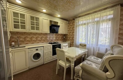 Alquiler de un apartamento luminoso, 60 m², en Batumi, Georgia