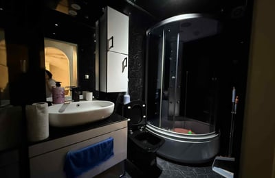 Alquiler de un apartamento luminoso, 60 m², en Batumi, Georgia