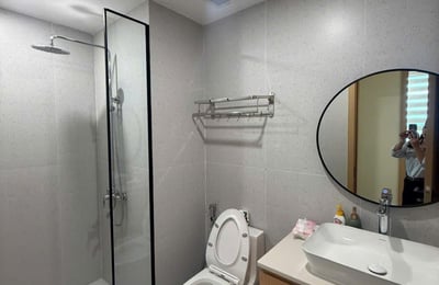 Sehr begehrte 2-Zimmer-Eckwohnung mit herrlichem Flussblick in Da Nang zu vermieten, Vietnam