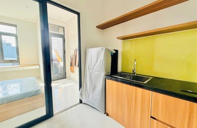 Alquiler de un apartamento a estrenar con un amplio balcón, Lien Chieu, Da Nang, Vietnam