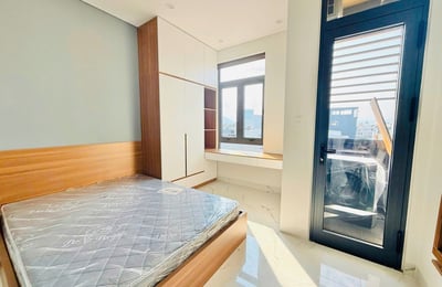 Alquiler de un apartamento a estrenar con un amplio balcón, Lien Chieu, Da Nang, Vietnam