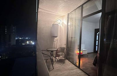 Appartement moderne à louer en centre-ville, Batoumi, Géorgie