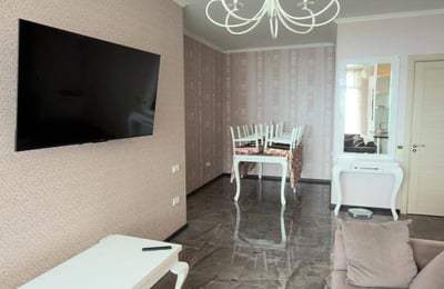 Appartement spacieux et lumineux 75m² à louer, Batoumi, Géorgie