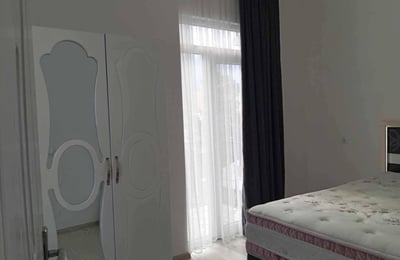 Apartamento espacioso y luminoso 75m² en alquiler, Batumi, Georgia