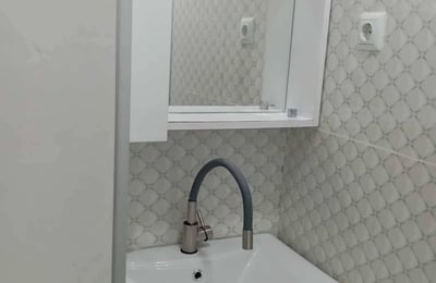 Apartamento espacioso y luminoso 75m² en alquiler, Batumi, Georgia