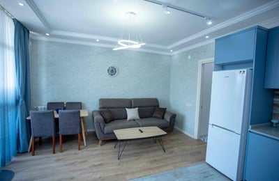 Helle Wohnung 65m² zur Miete, Batumi, Georgien