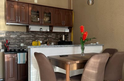 Аренда уютной, меблированной квартиры 50м², Батуми, Грузия
