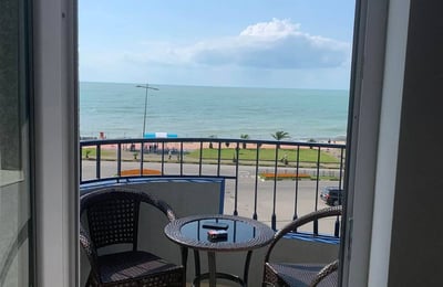 Apartamento 56m² con vista al mar en alquiler, Batumi, Georgia