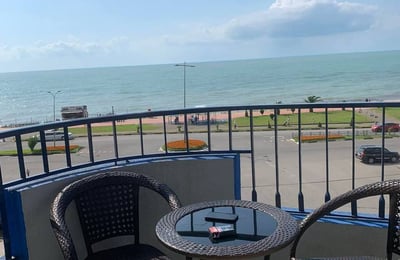 Apartamento 56m² con vista al mar en alquiler, Batumi, Georgia