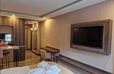 Modernes luxuriöses Studio zur Miete, Batumi, Georgien