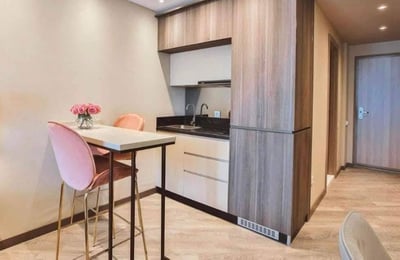 Modernes luxuriöses Studio zur Miete, Batumi, Georgien