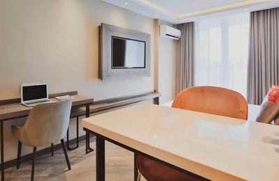 Modernes luxuriöses Studio zur Miete, Batumi, Georgien