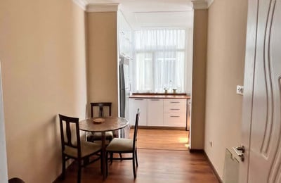 Appartement spacieux et moderne 80m² à louer, Batoumi, Géorgie