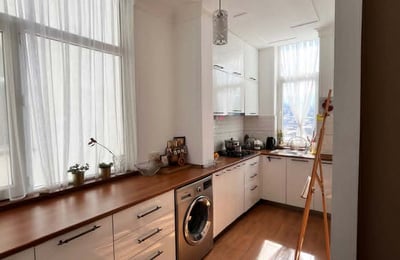 Appartement spacieux et moderne 80m² à louer, Batoumi, Géorgie