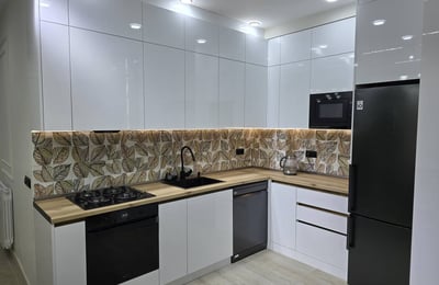 Appartement moderne et spacieux 85m² à louer, Batoumi, Géorgie