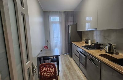 Spacious Apartment 100m² for Rent, Batumi, Georgia