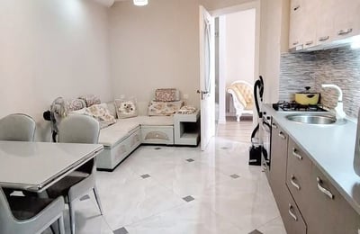 Alquiler de apartamento espacioso 150m² con vistas al mar y al parque, Batumi