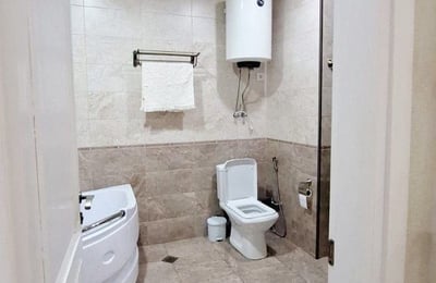 Alquiler de apartamento espacioso 150m² con vistas al mar y al parque, Batumi