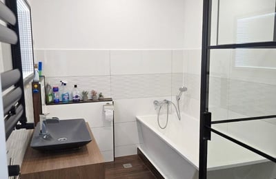 Moderne Wohnung 64m² im Stadtzentrum Altstadt von Batumi zu vermieten
