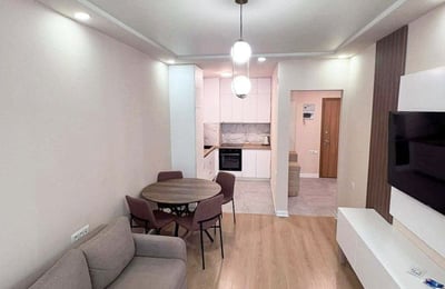 Appartement spacieux (52m²) à louer avec vue sur la mer, Batoumi, Géorgie