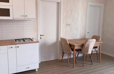 Сдаётся в аренду квартира (60м²) с панорамным видом на горы и город, Батуми, Грузия