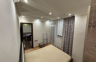 Möblierte Wohnung (50m²) zur Miete mit Bergblick in der Altstadt, Batumi, Georgien