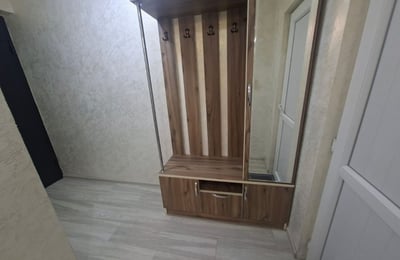 Сдаётся в аренду меблированная квартира (55м²) с видом на горы, Батуми, Грузия