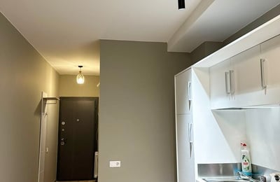 Сдаётся в аренду современная квартира (45м²) с видом на горы, Батуми, Грузия