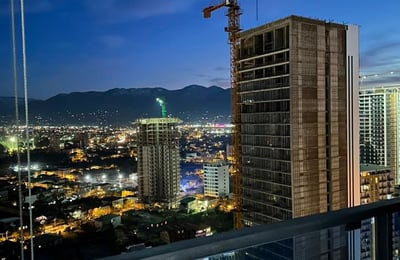 Сдаётся в аренду современная квартира (45м²) с видом на горы, Батуми, Грузия